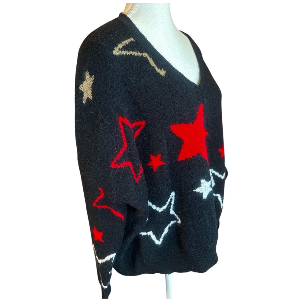 POL NWOT V-Neck Sweater with Red and White Stars - Picture 4 of 10
